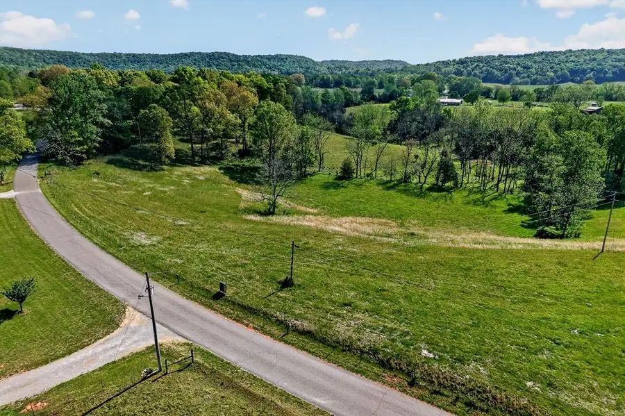 515 Jericho Rd, Quebeck, TN 38579 - #3