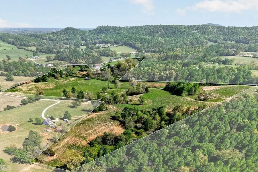 515 Jericho Rd, Quebeck, TN 38579 - #2