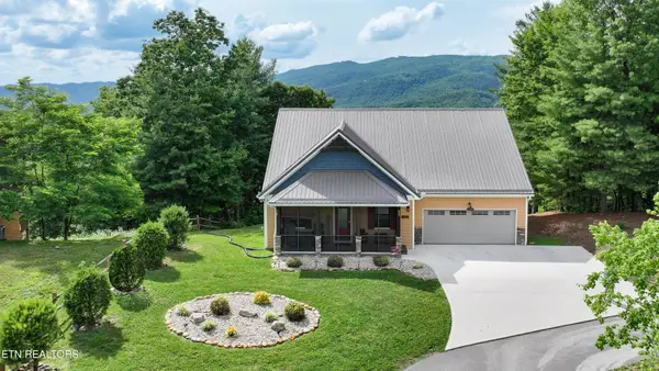 4973 Long Rifle Rd, Walland, TN 37886