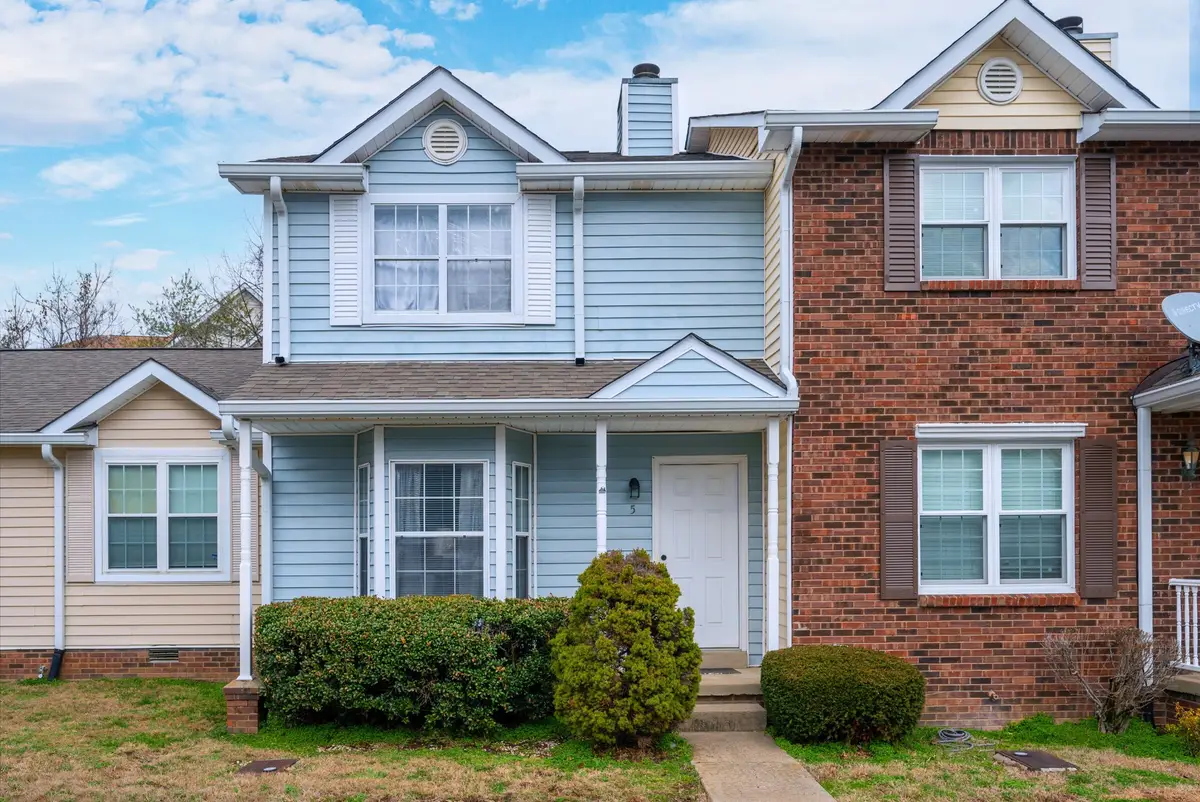5 Rolling Meadows Dr, Goodlettsville, TN 37072 - #1
