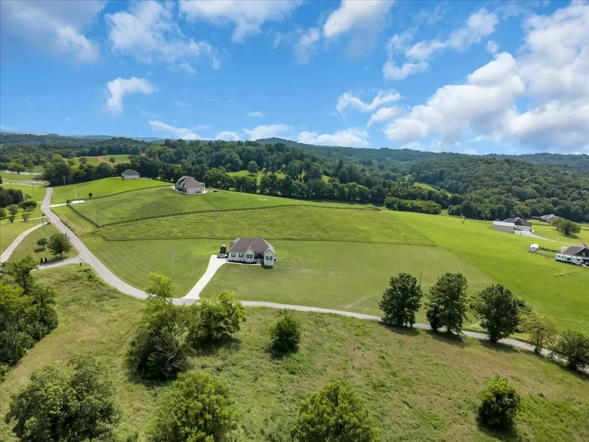 1301 Whiteside Hill Rd, Wartrace, TN 37183 - #1
