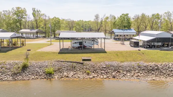 885 River Front Dr, Clifton, TN 38425