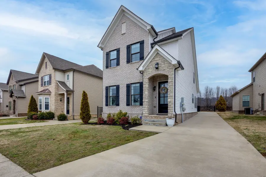 1645 Brockton Ln, Nashville, TN 37221 - #2
