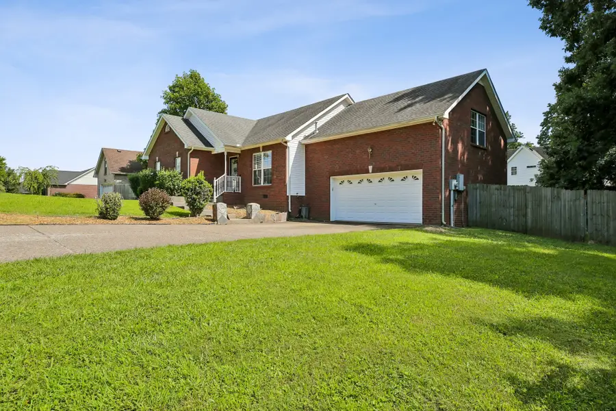 1156 Franklin Dr, Greenbrier, TN 37073 - #3