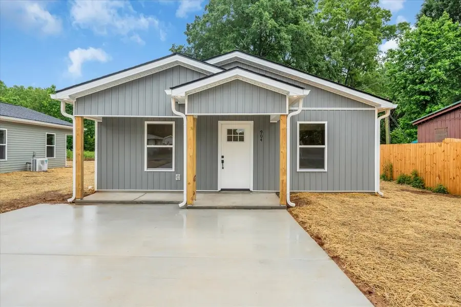904 East Decherd Street, Tullahoma, TN 37388 - #2