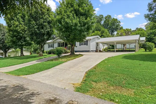 107 Georgia Avenue, Etowah, TN 37331