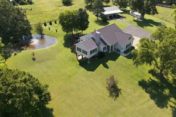 1160 Fleet Town Rd, Dickson, TN 37055