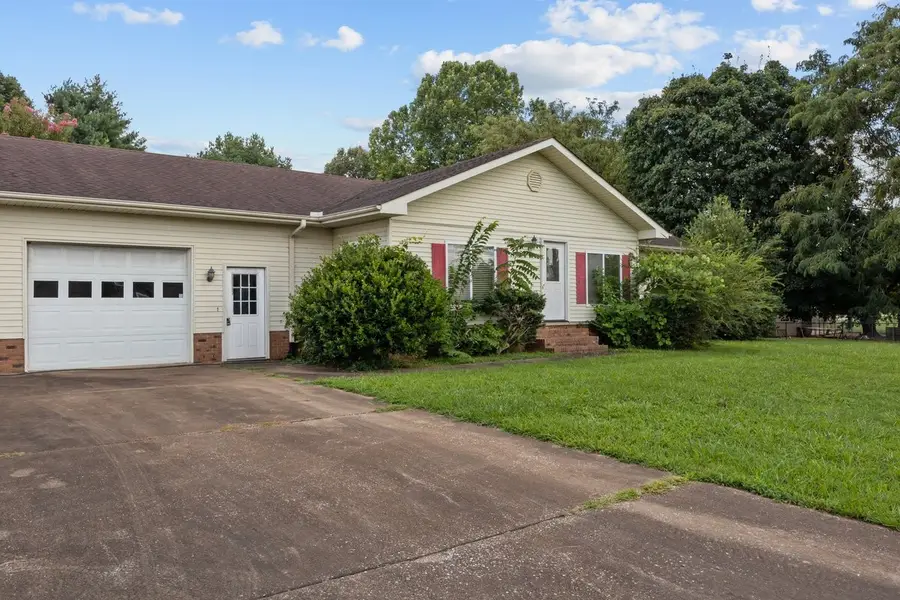 60 Evergreen Dr, Lexington, TN 38351 - #2
