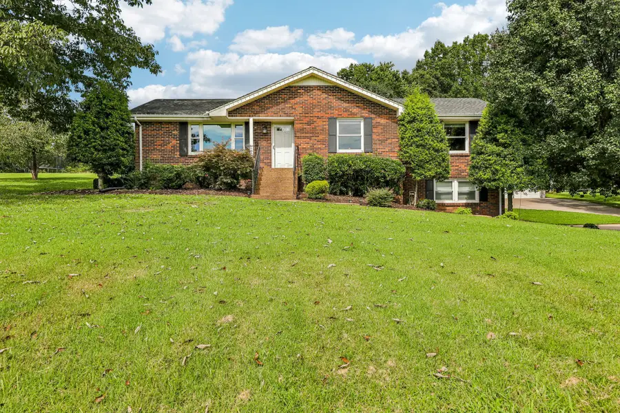 1205 Madison Creek Rd, Goodlettsville, TN 37072 - #2