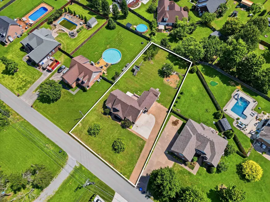 736 N Palmers Chapel Rd, White House, TN 37188 - #3