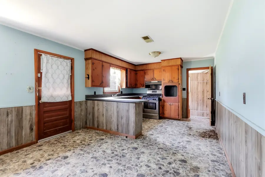 3058 Bluff Springs Rd, McMinnville, TN 37110 - #3