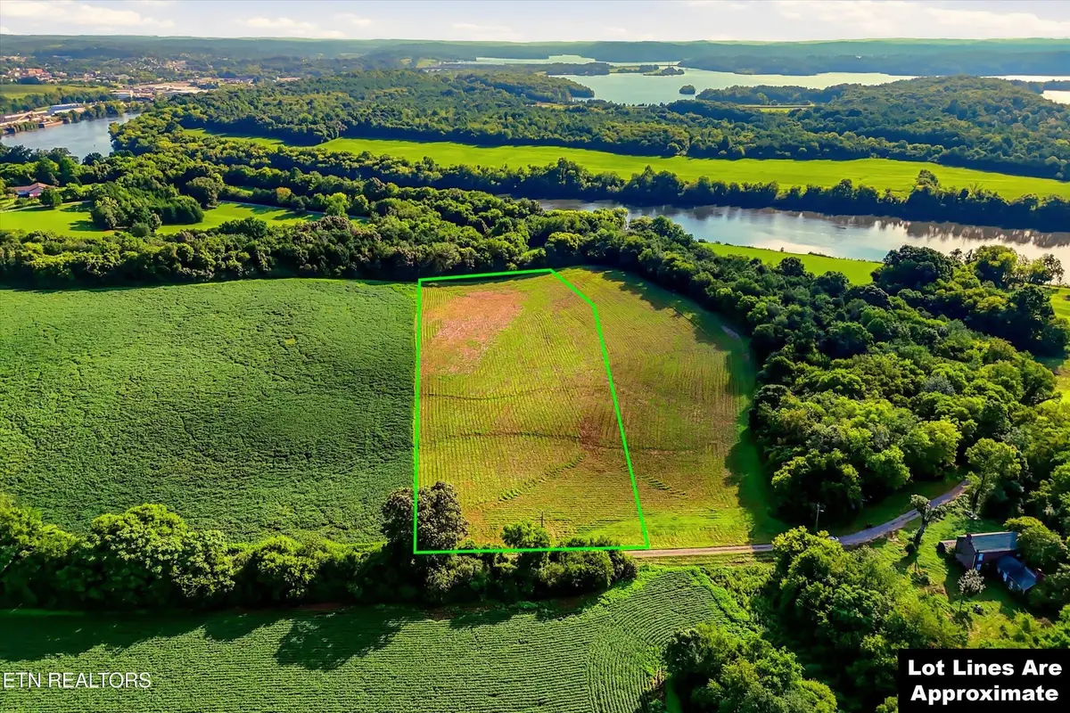16000 Riverview Rd, Lenoir City, TN 37771 - #1