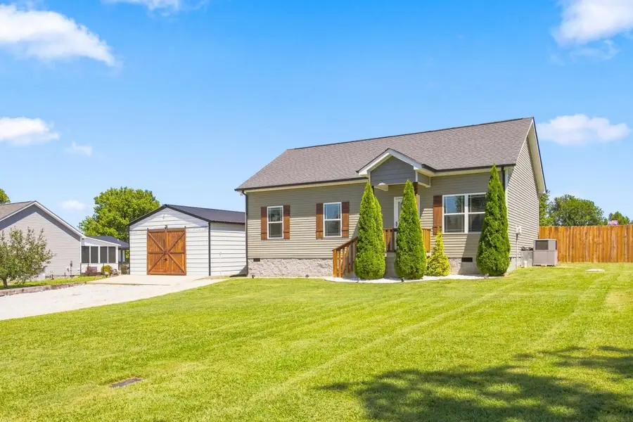 1204 Redden Ln, Burns, TN 37029 - #2