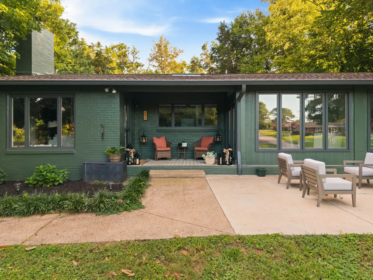 209 Woods Dr, Columbia, TN 38401 - #1