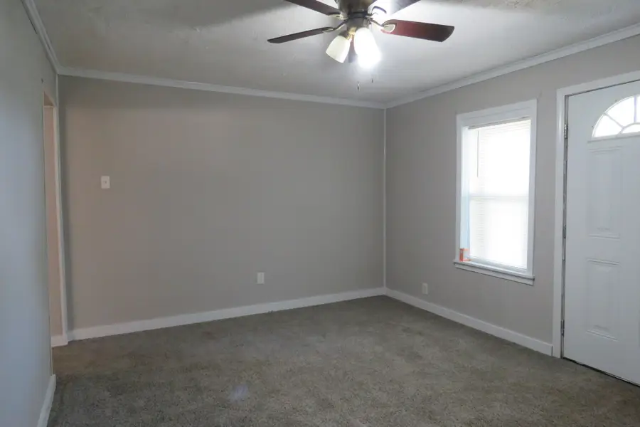 14 Oak St, Sparta, TN 38583 - #3