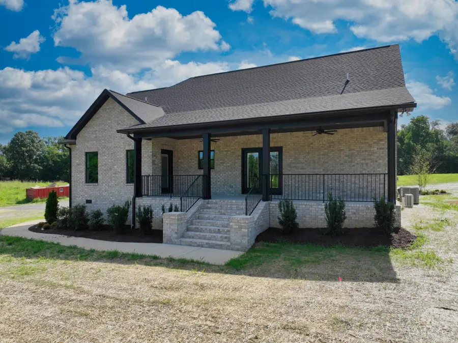 557 Fairfield Rd, Westmoreland, TN 37186 - #3