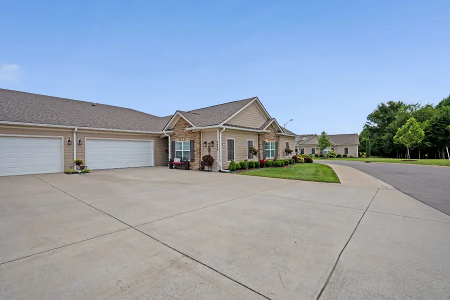 2439 Stonecenter Ln, Murfreesboro, TN 37128 - #2
