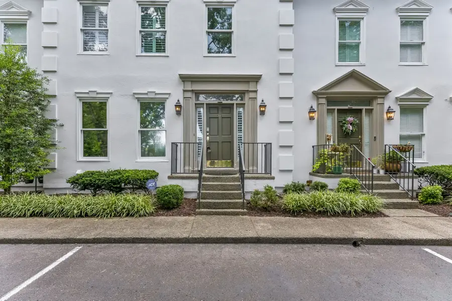 3015 Woodlawn Dr, Nashville, TN 37215 - #2