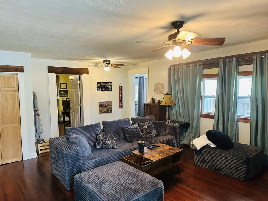 822 N 4th St, Central City, KY 42330 - #3