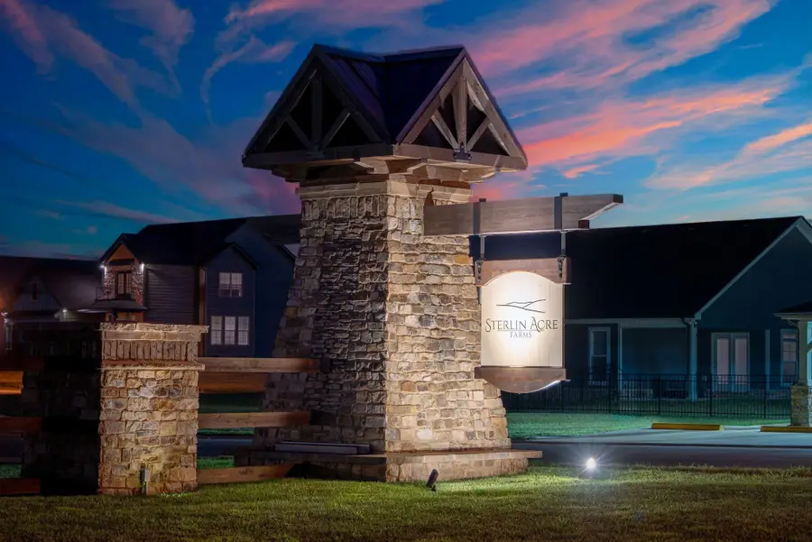 979 Bankside Dr, Clarksville, TN 37043 - #2
