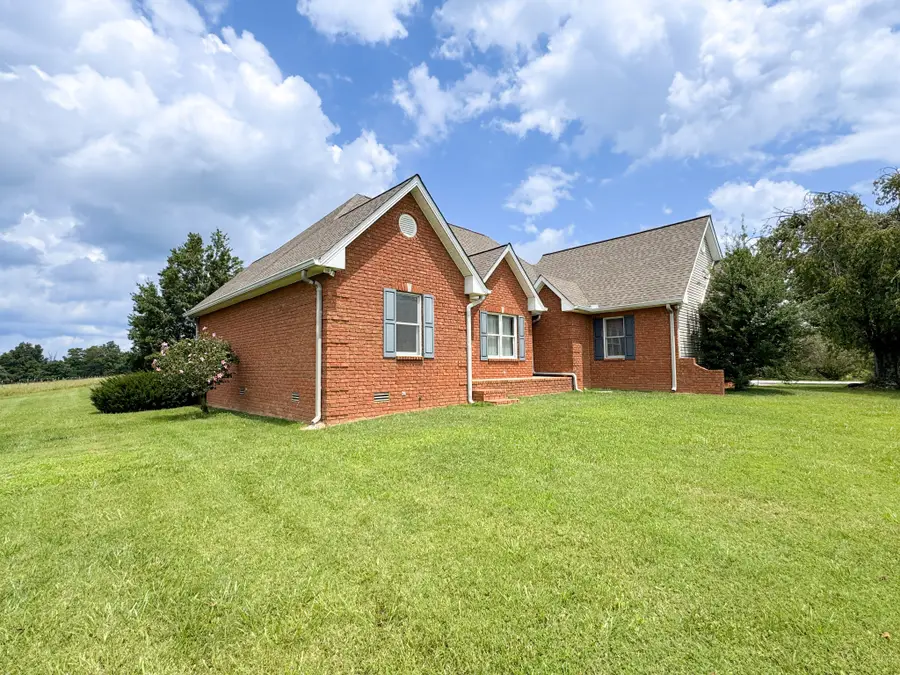 6606 Highway 52 W, Lafayette, TN 37083 - #2