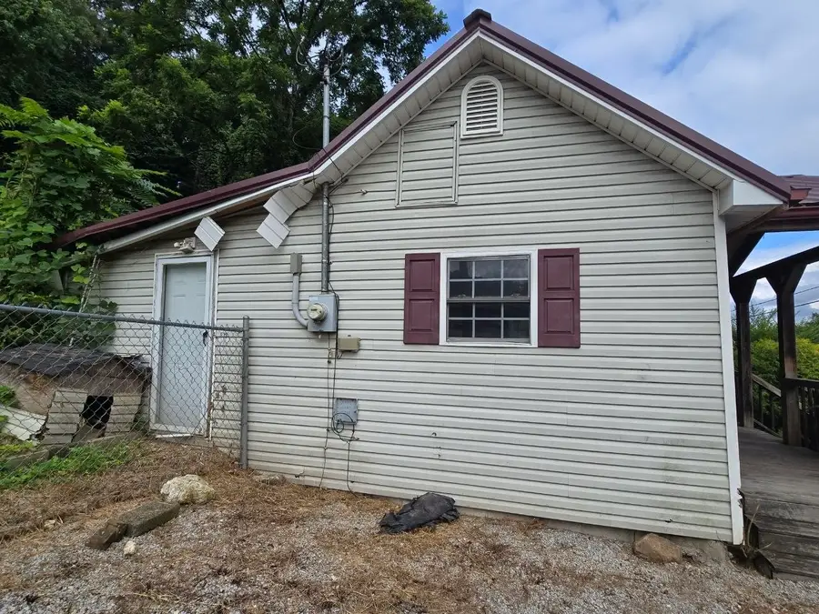 515 E Race St, Kingston, TN 37763 - #3