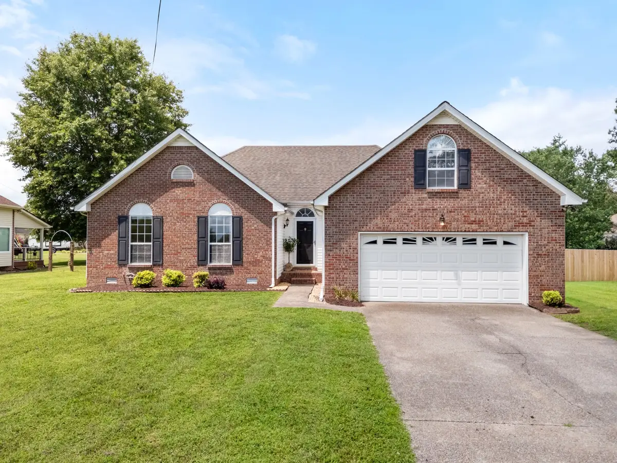 394 Buckingham Blvd, Gallatin, TN 37066 - #1