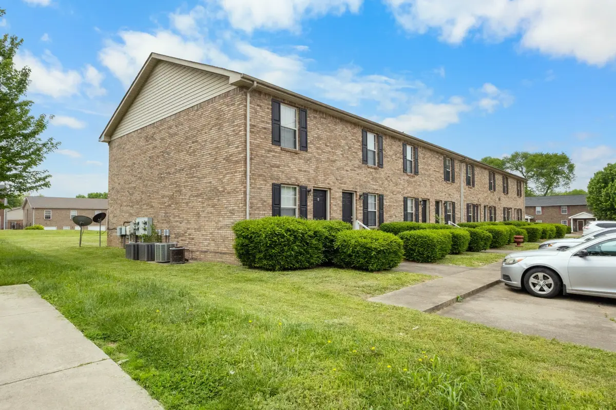 2450 Caroline Dr, Clarksville, TN 37042 - #1
