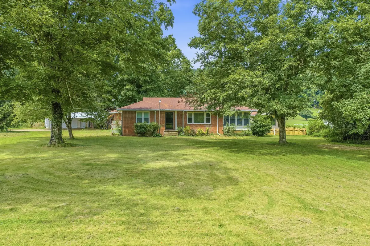 42 Depriest Bend Dr, Lobelville, TN 37097 - #1