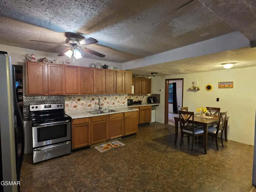 1220 E Dogwood Lane, Sevierville, TN 37862 - #3