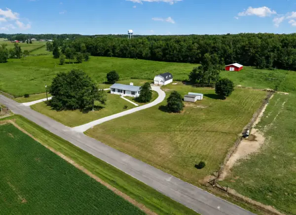 2054 Robinson Rd, Smithville, TN 37166