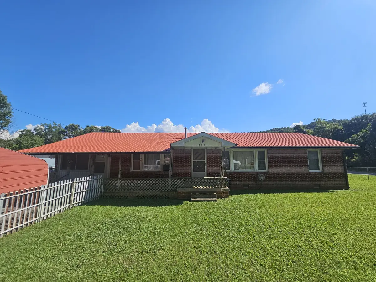299 Mountain St, Doyle, TN 38559 - #1
