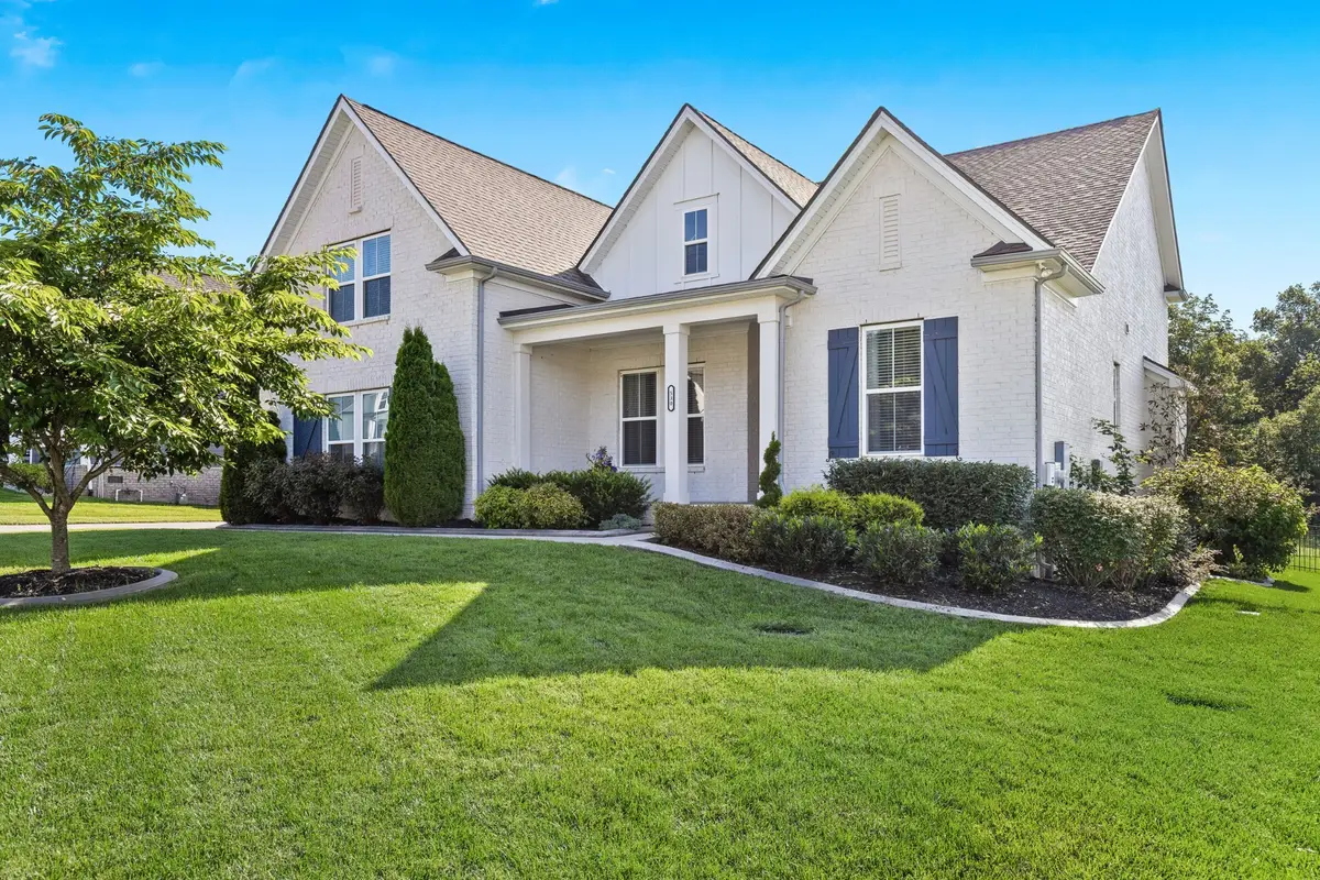 530 Oakvale Ln, Mount Juliet, TN 37122 - #1