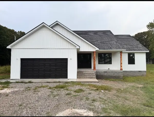 25 Medley Ln, Estill Springs, TN 37330