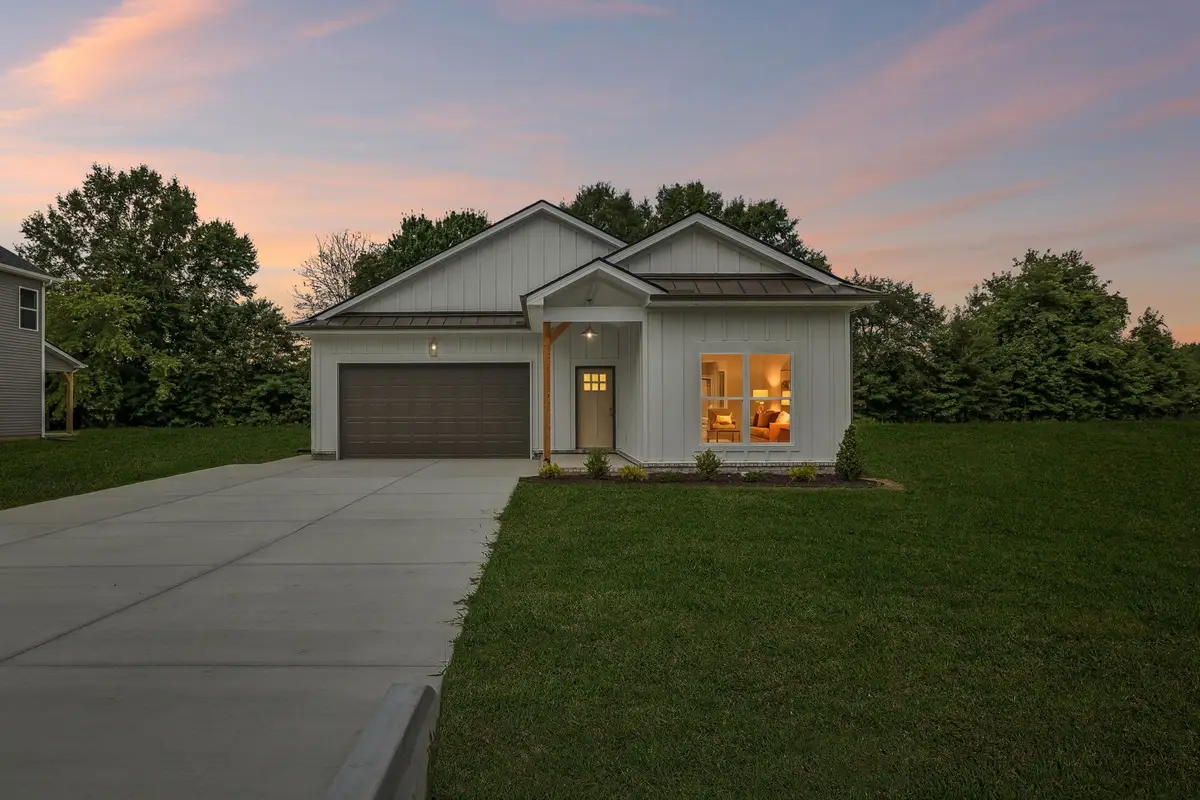 328 Villa St, Smithville, TN 37166 - #1