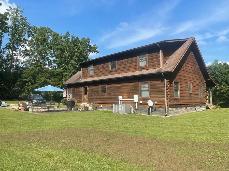 3056 E Big Richland Creek Rd, Mc Ewen, TN 37101 - #3