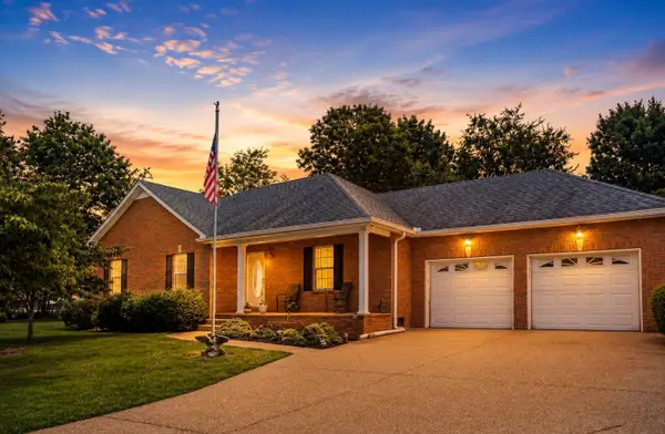 1004 Deann Ct, Cottontown, TN 37048