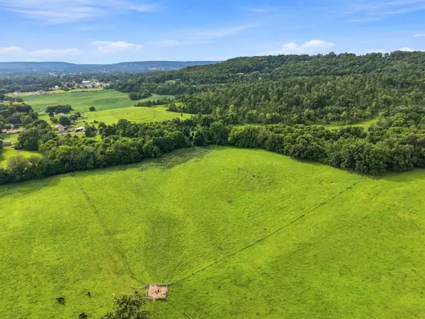 1364 Country Club Rd, Sparta, TN 38583