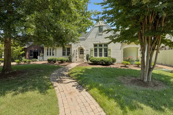 216 Lauderdale Rd, Nashville, TN 37205