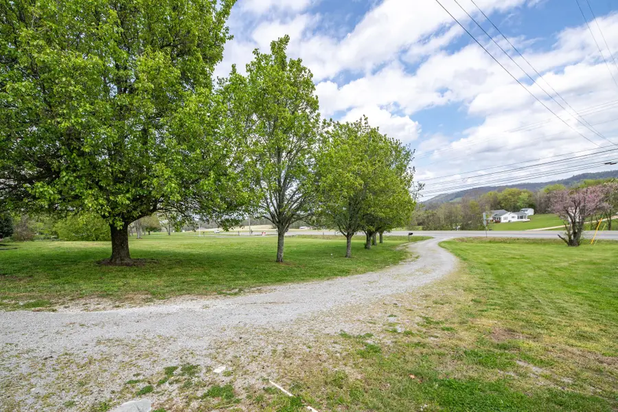 511 N Main St, Cornersville, TN 37047 - #2