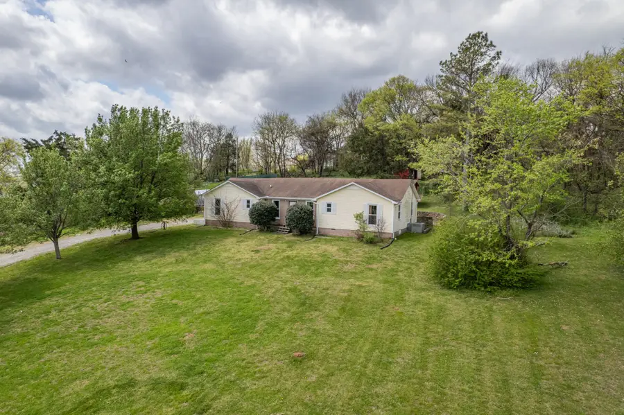 511 N Main St, Cornersville, TN 37047 - #3