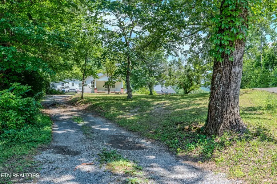 323 Lee Rd, Clinton, TN 37716 - #2