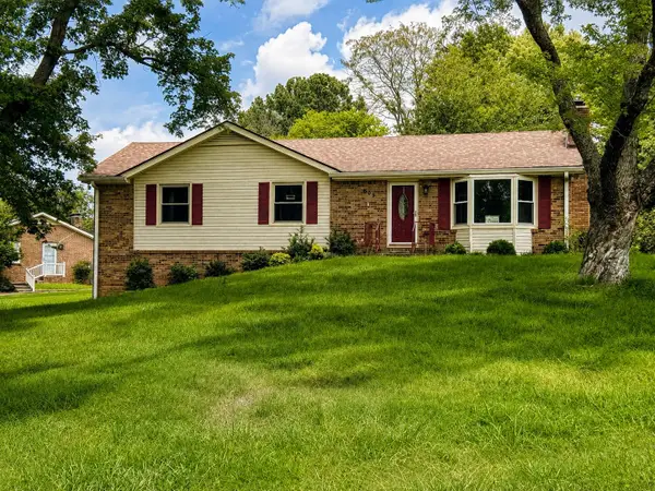 809 Laurel Dr, Clarksville, TN 37043