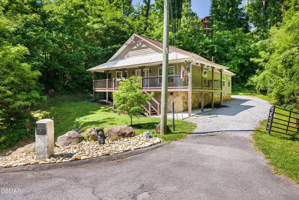 805 N Woodland Drive, Gatlinburg, TN 37738