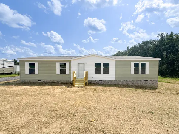 923 White Springs Rd, Lafayette, TN 37083
