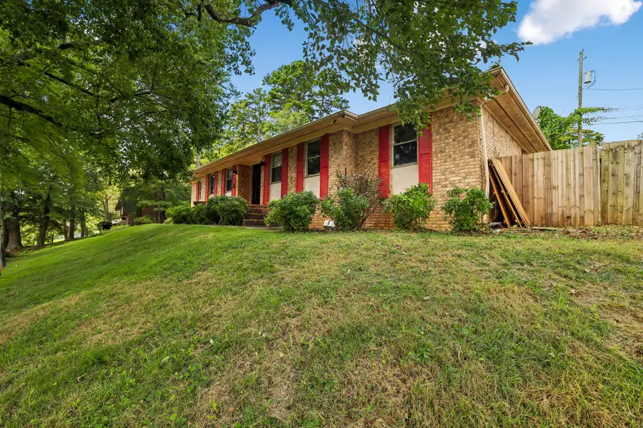 913 Belvoir Hills Cir, Chattanooga, TN 37412 - #3