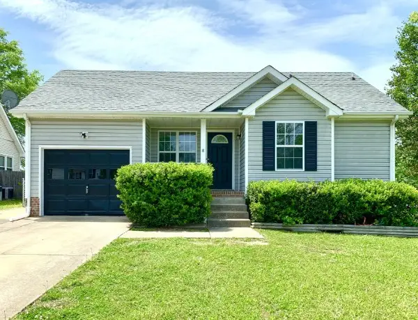 329 Broadmore Dr, Clarksville, TN 37042