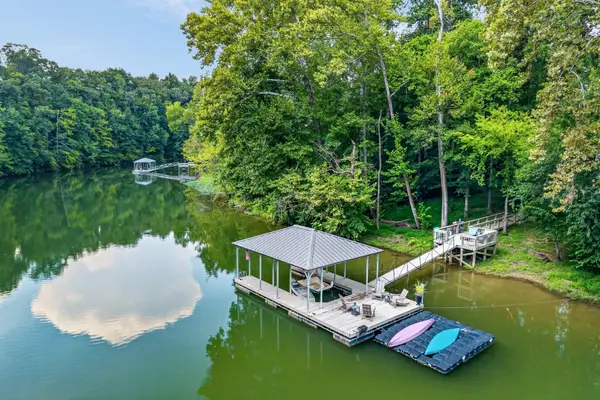 18 Admiral Ln, Rock Island, TN 38581