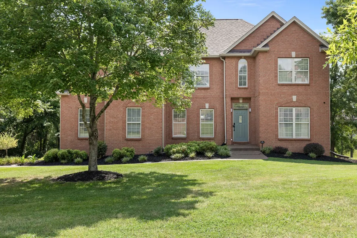 812 Lynn Dr, Goodlettsville, TN 37072 - #1