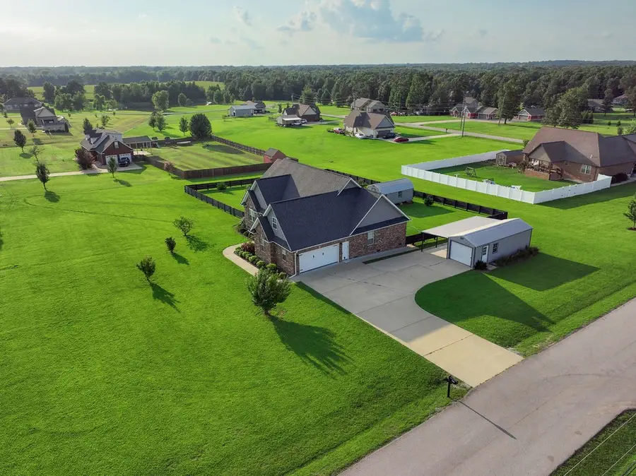 225 Gobbell Ave, Mount Pleasant, TN 38474 - #2